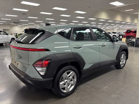 Used 2024 Hyundai Kona SE FWD image 7