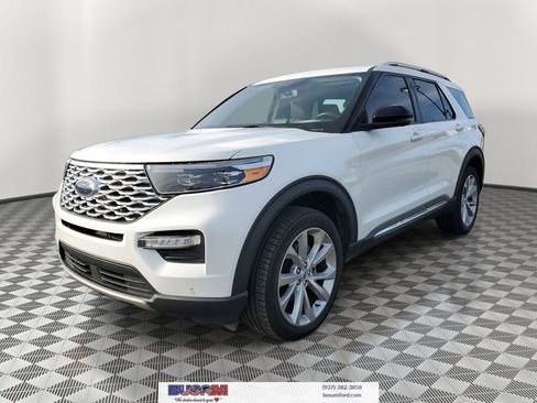 Certified 2022 Ford Explorer Platinum w/ Equipment Group 601A AWD/4WD image 2