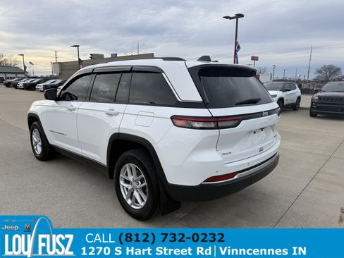 Used 2023 Jeep Grand Cherokee Laredo image 5