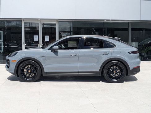 New 2025 Porsche Cayenne S image 2