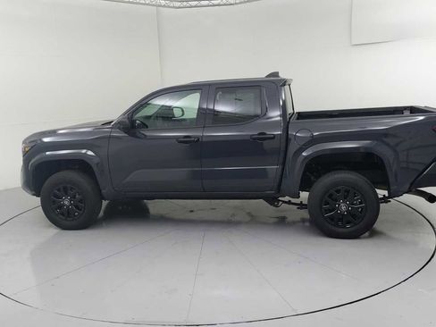 Used 2025 Toyota Tacoma SR image 6