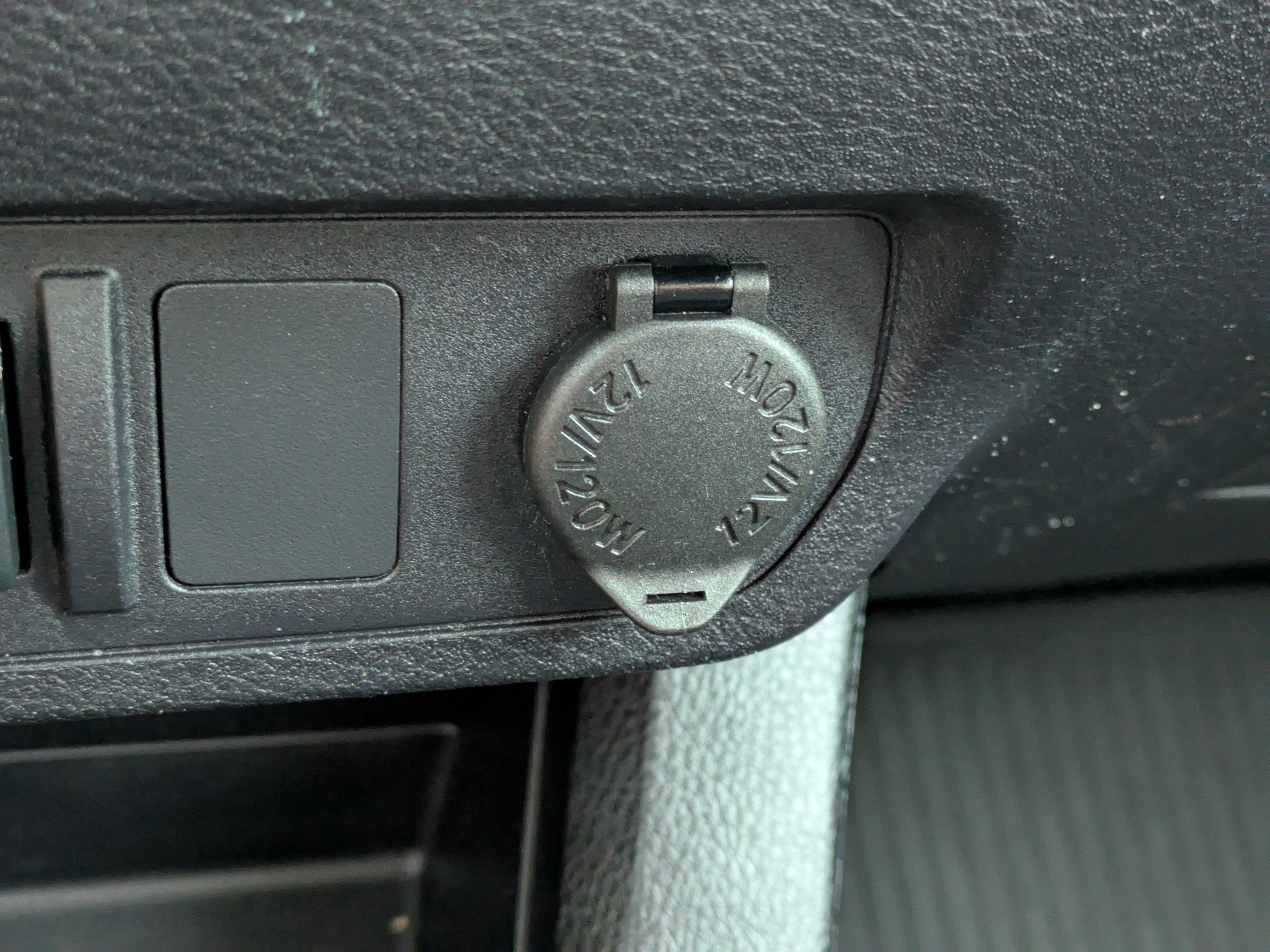 Used 2021 Toyota Tacoma SR5 AWD/4WD image 28
