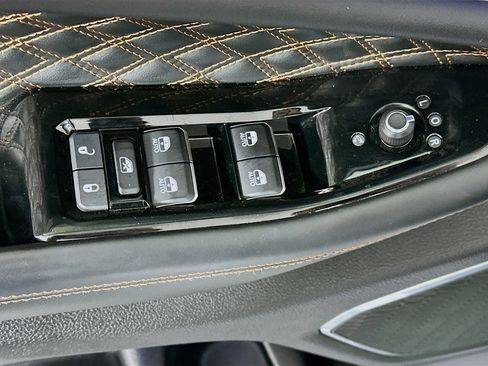 Used 2023 Jeep Grand Cherokee L Summit image 15