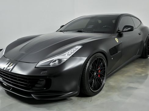 Used 2017 Ferrari GTC4Lusso AWD/4WD image 5