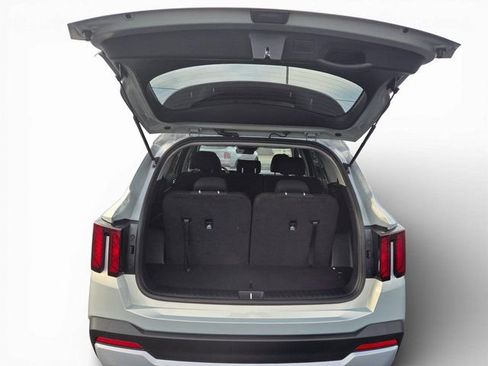 New 2026 Kia Sorento LX image 10