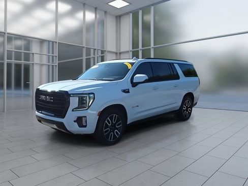 Used 2021 GMC Yukon XL AT4 w/ AT4 Premium Plus Package AWD/4WD image 4