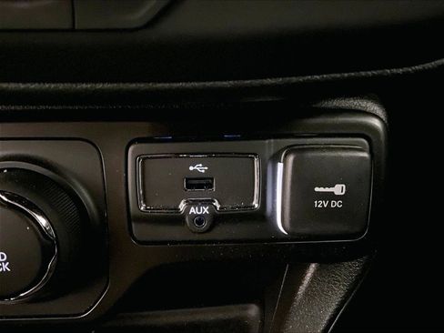 Used 2021 Jeep Renegade Limited AWD/4WD image 31