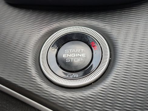 Used 2025 Jeep Grand Cherokee Laredo RWD image 25
