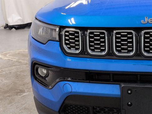 Certified 2025 Jeep Compass Limited image 11