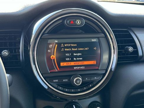 Used 2021 MINI Cooper 4-Door Hardtop image 11