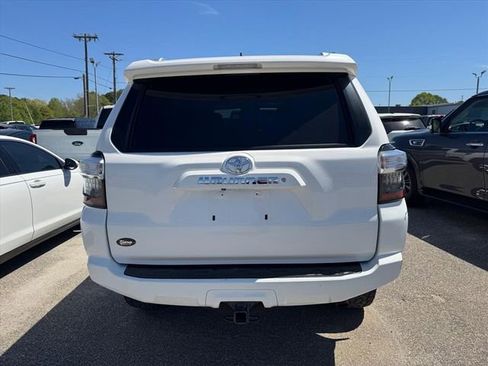 Used 2015 Toyota 4Runner SR5 image 6