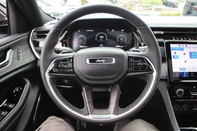 Used 2023 Jeep Grand Cherokee L Overland AWD/4WD image 17