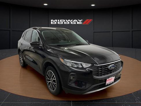 Used 2024 Ford Escape SE image 1