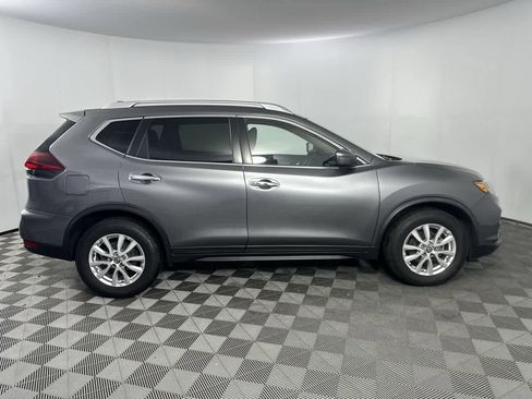 Used 2020 Nissan Rogue SV FWD image 9