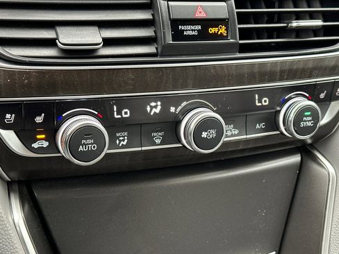Used 2019 Honda Accord Touring image 22