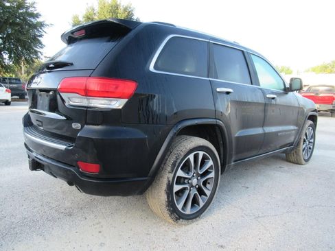 Used 2017 Jeep Grand Cherokee Overland AWD/4WD image 4