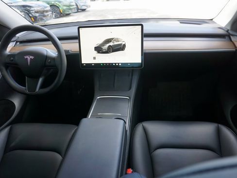 Used 2023 Tesla Model Y Long Range image 5