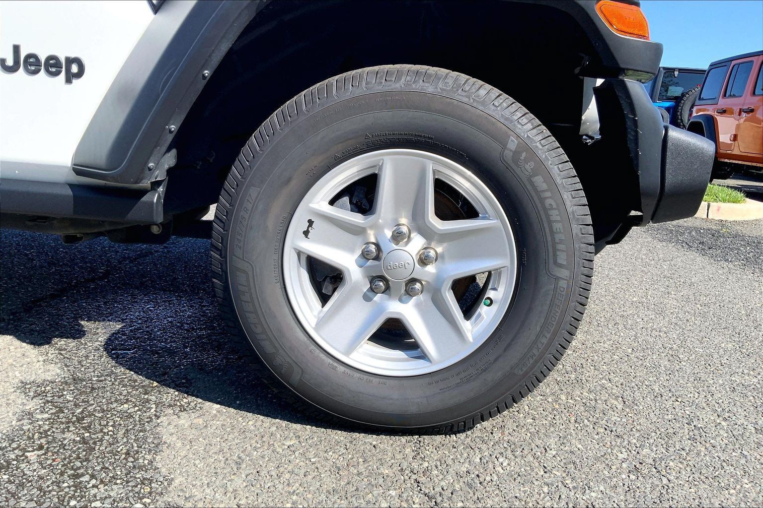 Used 2020 Jeep Gladiator Sport w/ Quick Order Package 24S AWD/4WD image 9