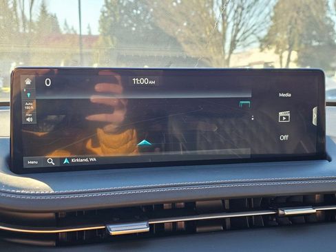 Used 2025 Genesis GV70 3.5T Sport w/ Sport Advanced Package image 14