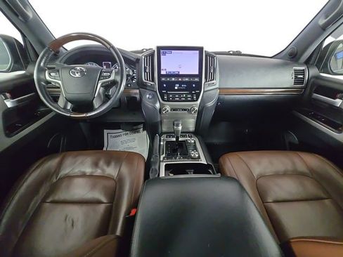 Used 2020 Toyota Land Cruiser Base image 10