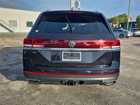 New 2026 Volkswagen Atlas SE FWD image 3