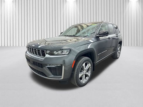 New 2026 Jeep Grand Cherokee Limited AWD/4WD image 11