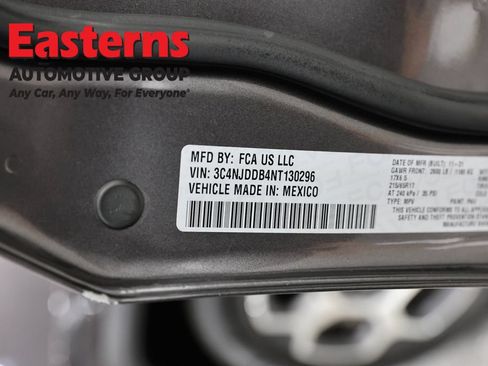 Used 2022 Jeep Compass Trailhawk w/ Trailhawk Convenience Group AWD/4WD image 36