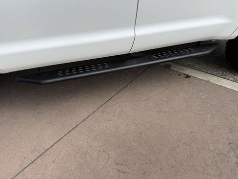 Used 2018 Toyota Tundra Limited w/ Limited Premium Package AWD/4WD image 10