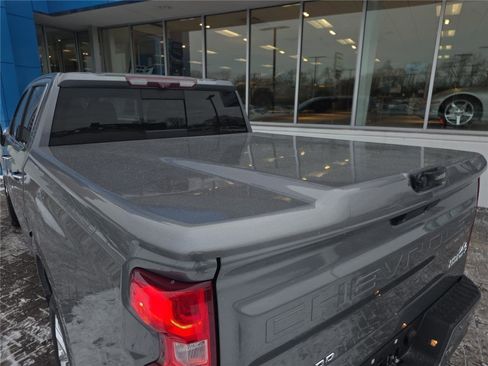 Used 2020 Chevrolet Silverado 1500 High Country w/ Technology Package AWD/4WD image 32