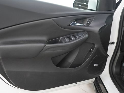 Used 2017 Chevrolet Volt LT w/ Comfort Package FWD image 17