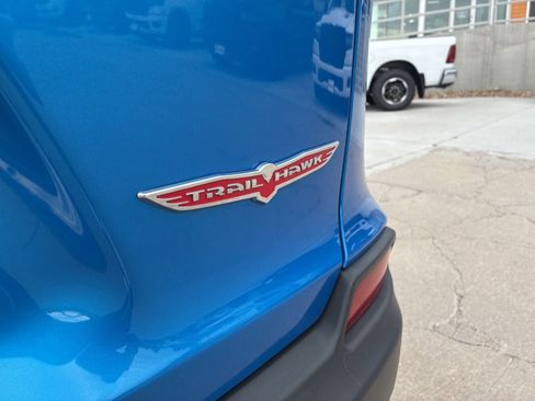 Used 2022 Jeep Cherokee Trailhawk w/ Comfort/Convenience Group image 5