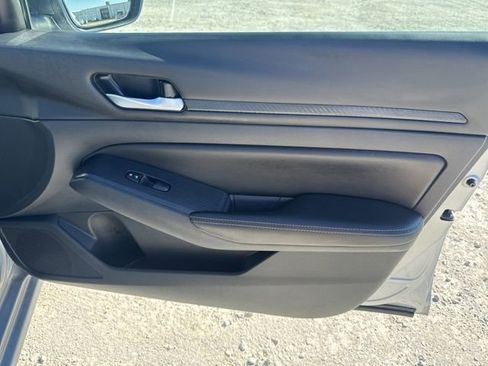 Used 2024 Nissan Altima 2.5 SV FWD image 20