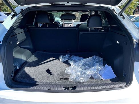 New 2026 Volkswagen Atlas Cross Sport SEL Premium R-Line image 15