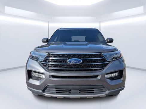 Used 2021 Ford Explorer XLT w/ Equipment Group 202A RWD image 8