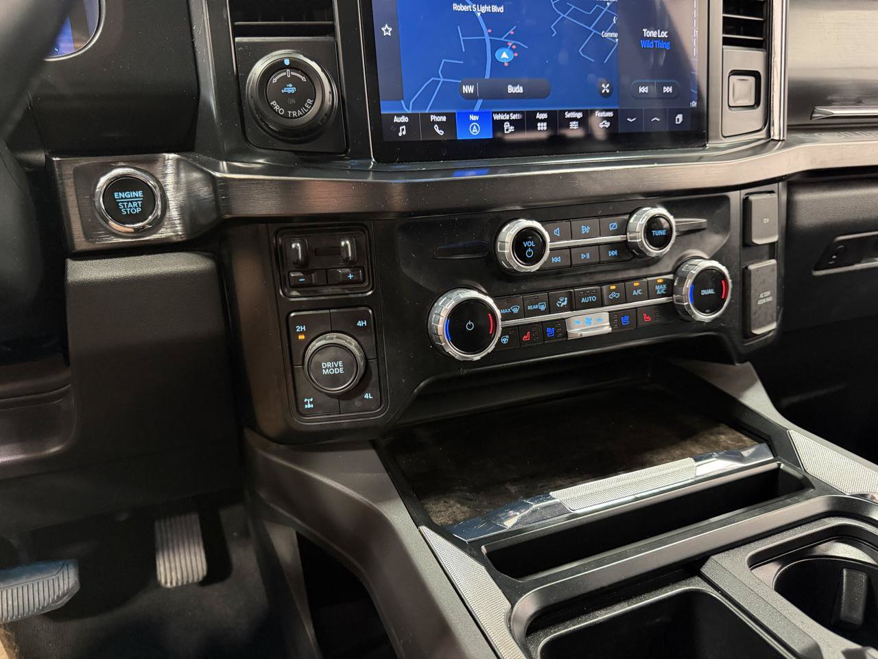 Used 2023 Ford F350 Lariat w/ Lariat Ultimate Package AWD/4WD image 23