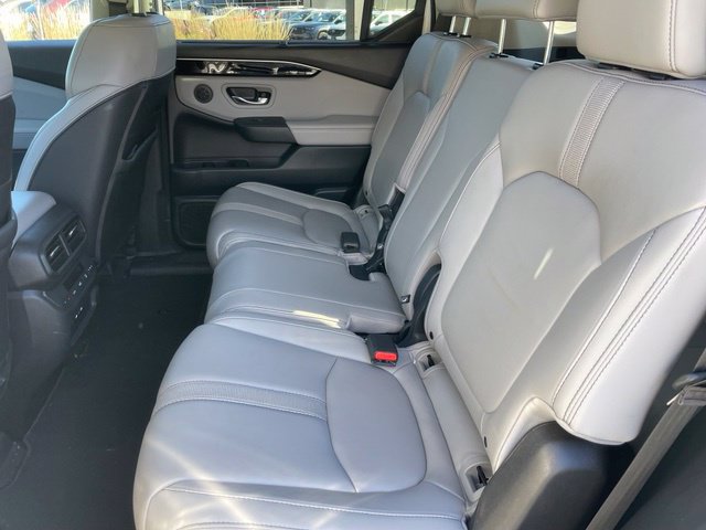 Used 2024 Honda Pilot Touring image 8