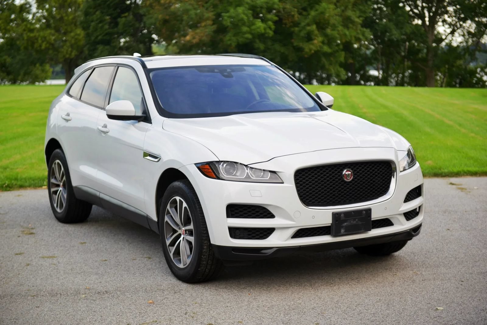 Used 2018 Jaguar F-PACE Premium AWD/4WD image 11