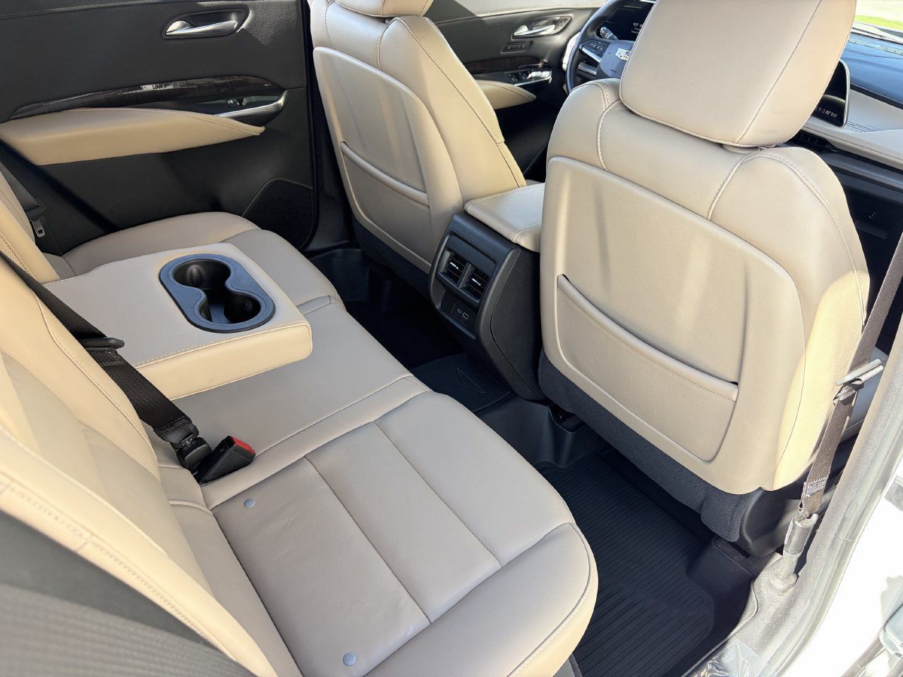 Certified 2025 Cadillac XT4 Premium Luxury FWD image 15