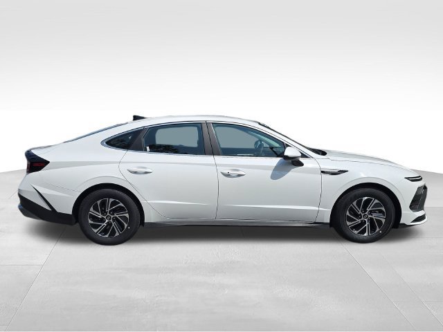New 2026 Hyundai Sonata Blue FWD image 6