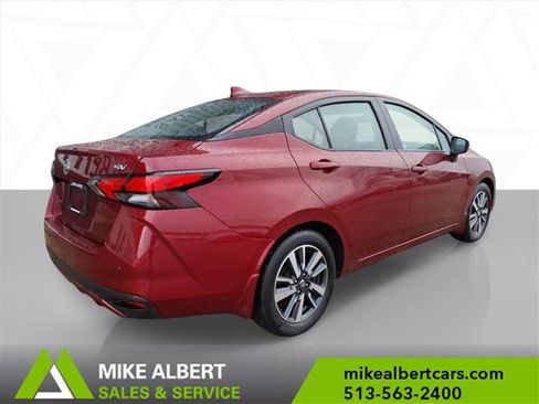 Used 2021 Nissan Versa SV image 7