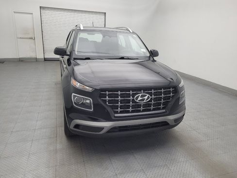 Used 2025 Hyundai Venue SEL FWD image 14