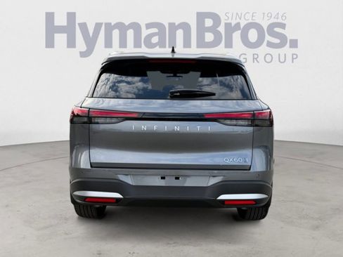 New 2026 INFINITI QX60 Luxe w/ Family Package image 4