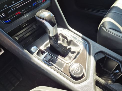 Used 2024 Volkswagen Tiguan SE R-Line AWD/4WD image 29