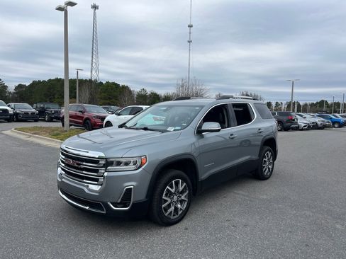 Used 2023 GMC Acadia SLT image 4