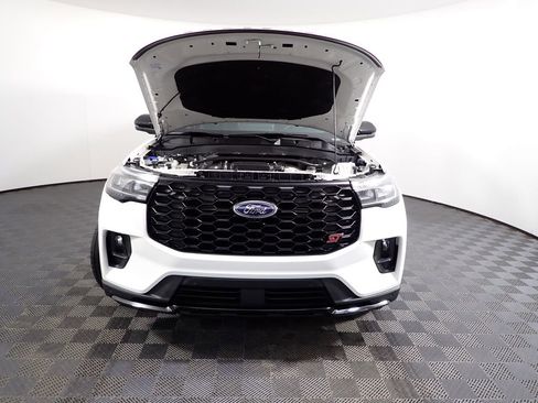 Used 2025 Ford Explorer ST image 6