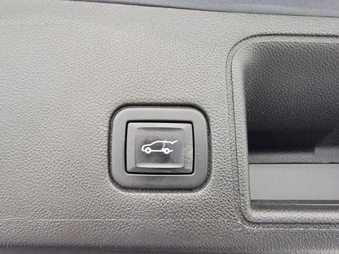 Used 2021 GMC Terrain SLT image 28