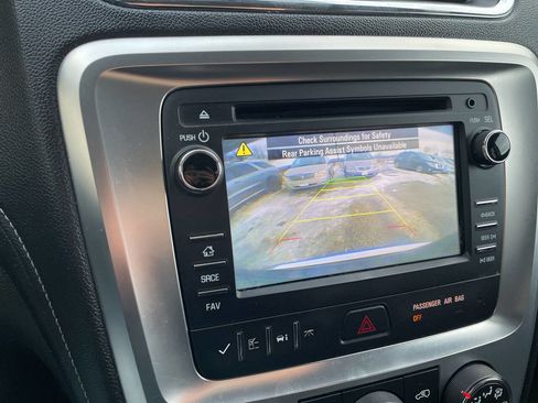 Used 2013 GMC Acadia SLE image 25