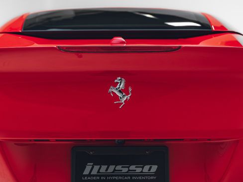 Used 2019 Ferrari Portofino RWD image 24