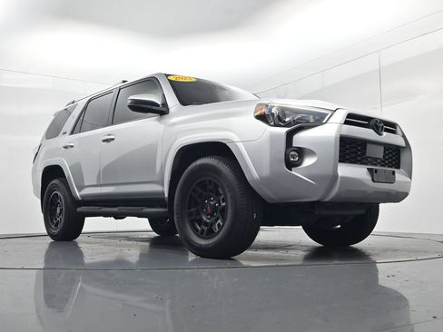 Used 2023 Toyota 4Runner SR5 AWD/4WD image 44