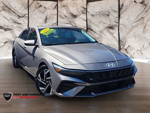 Used 2025 Hyundai Elantra Limited FWD image 1